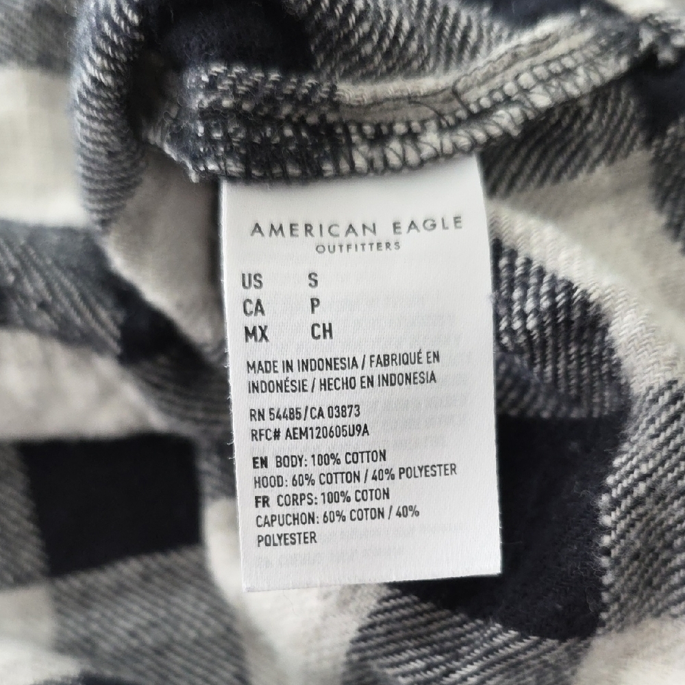 AE Cozy Cabin Cropped Hoodie Flannel Shirt Black White Plaid Distressed S Grunge - Picture 11 of 13